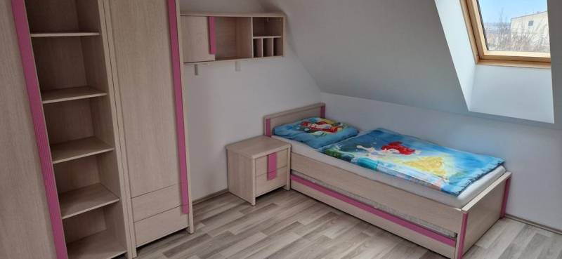 Rent Three bedroom apartment, Three bedroom apartment, Pekníkova, Pezi