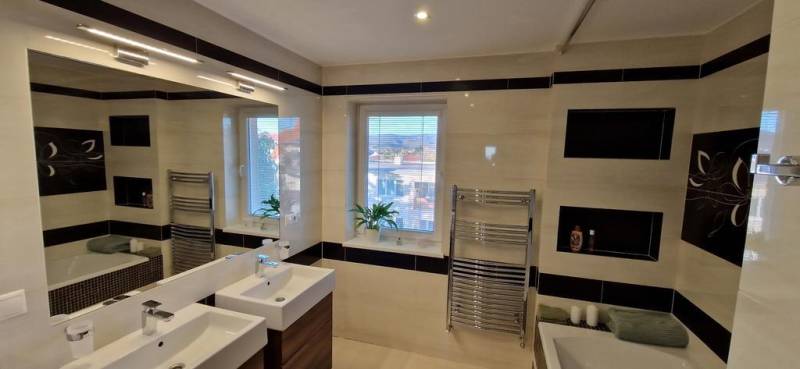 Rent Three bedroom apartment, Three bedroom apartment, Pekníkova, Pezi