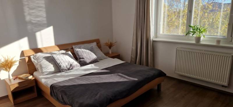 Rent Three bedroom apartment, Three bedroom apartment, Pekníkova, Pezi