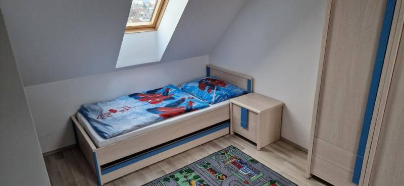 Rent Three bedroom apartment, Three bedroom apartment, Pekníkova, Pezi