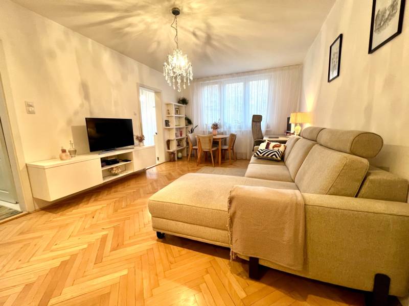 Renovated 2-Room Apartment with Balcony near Račianske Mýto