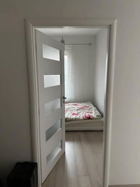  Modern apartment with balcony and parking. You do not pay a commissio