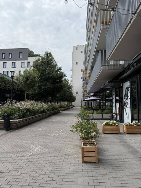  Modern apartment with balcony and parking. You do not pay a commissio