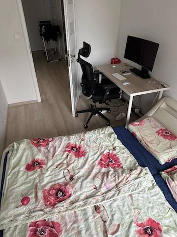  Modern apartment with balcony and parking. You do not pay a commissio