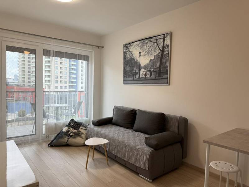  Modern apartment with balcony and parking. You do not pay a commissio