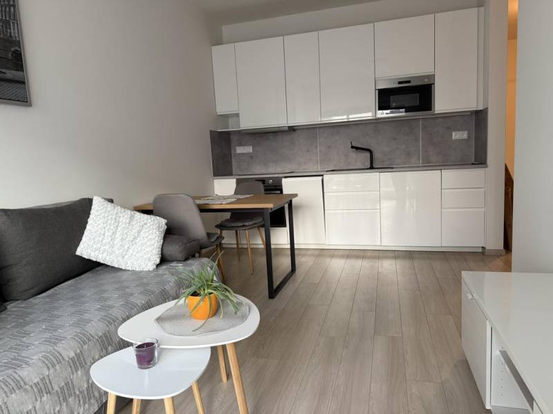  Modern apartment with balcony and parking. You do not pay a commissio