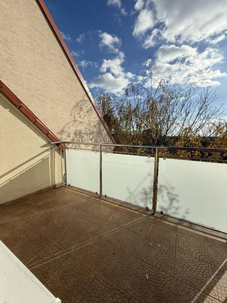 Sale Three bedroom apartment, Three bedroom apartment, Pekníkova, Pezi