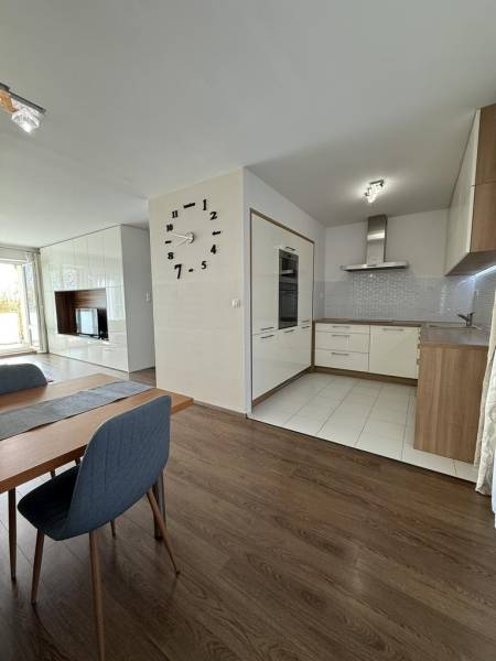 Sale Three bedroom apartment, Three bedroom apartment, Pekníkova, Pezi